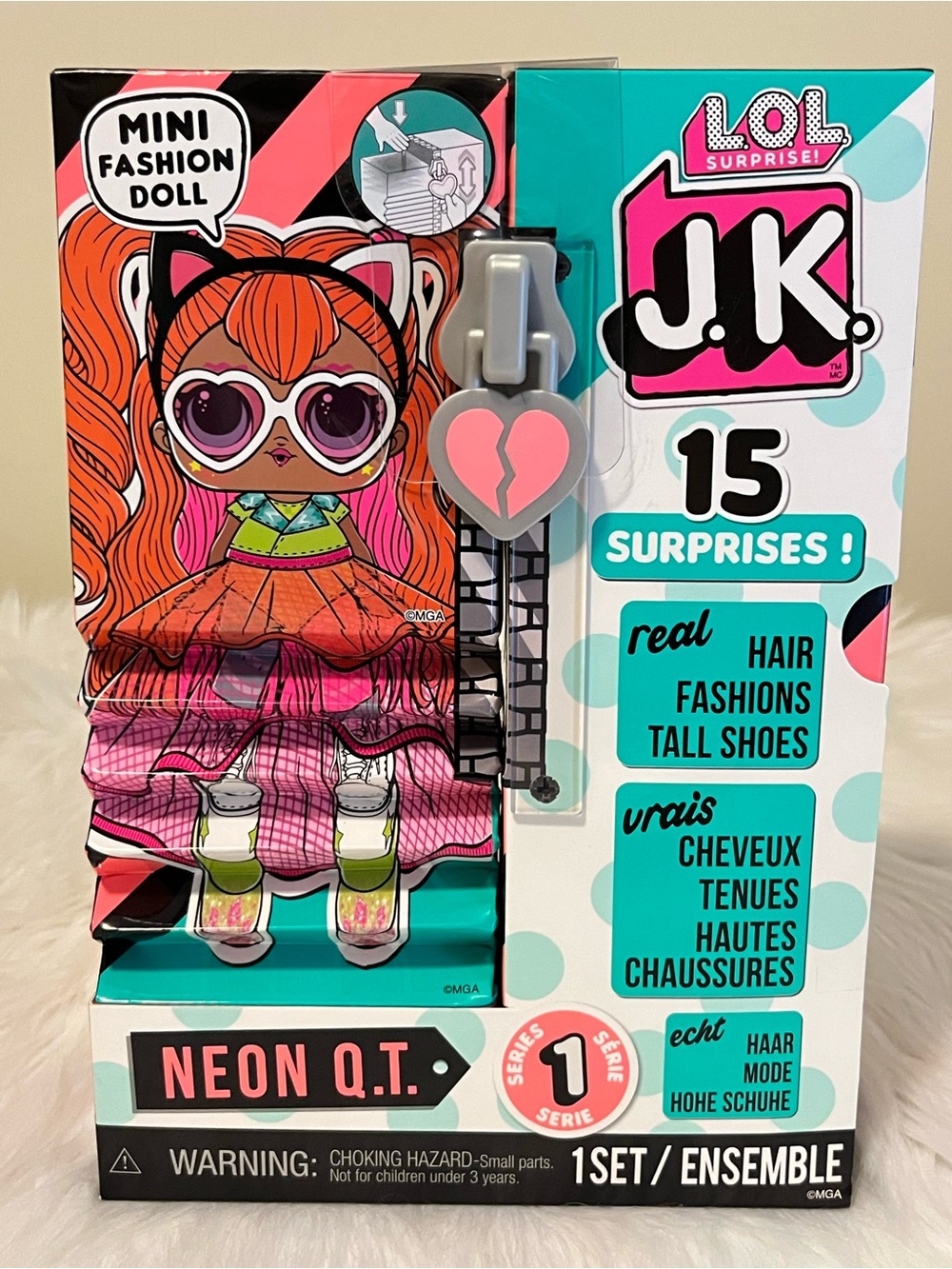 Girls’ L.O.L. Surprise! J.K. Neon Q.T. Mini Fashion Doll 15 Surprises NWT